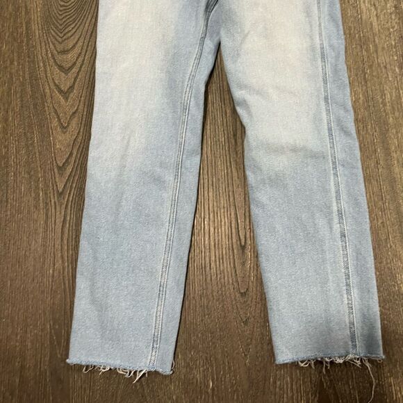 Hollister Ultra High-Rise Mom Jeans Vintage Stretch Whisker Light Wash 25x27 - Picture 2 of 12